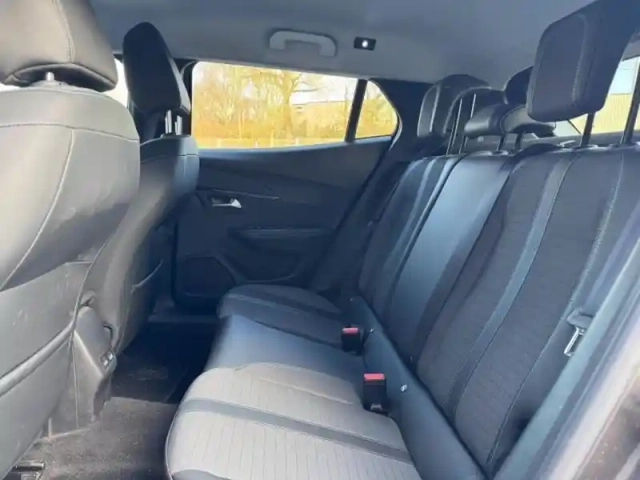 Peugeot 2008 1.2 puretech 130ch allure pack eat8 + sièges chauffants — photo 5