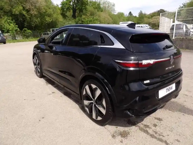 Renault Megane e-tech ev60 220 ch super charge — photo 7