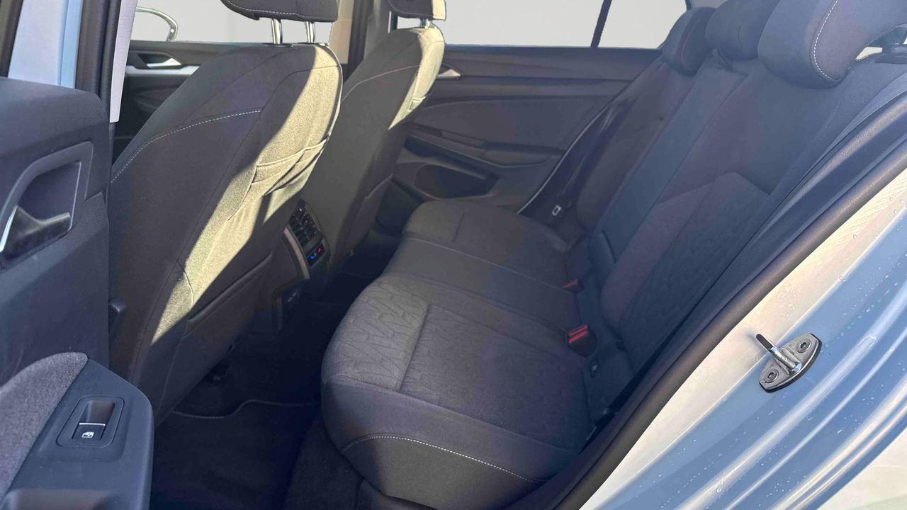 Volkswagen Golf 2.0 TDI 150 DSG7 — photo 18