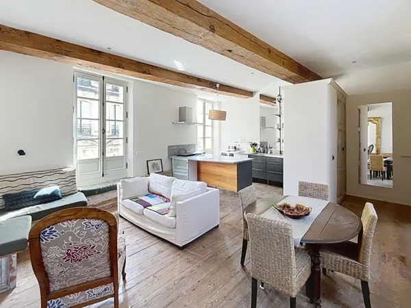 Vends appartement traversant