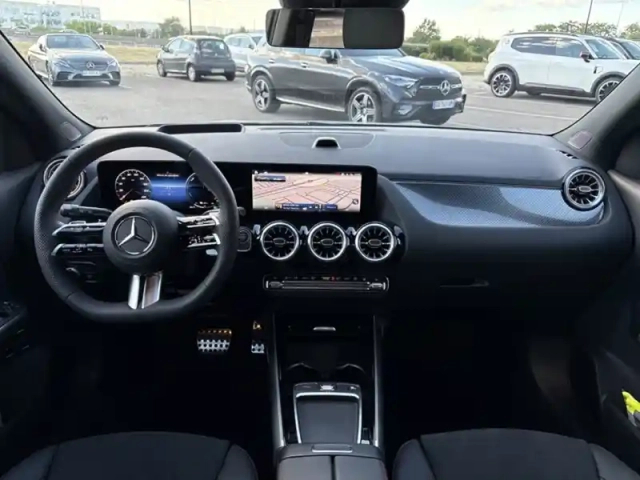 Mercedes Gla 250 e hybrid eq edition 140 — photo 11
