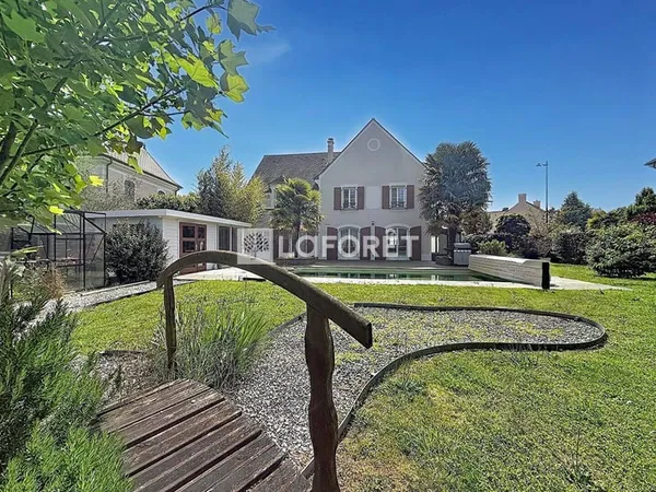 Maison 8 pièces 165 m²