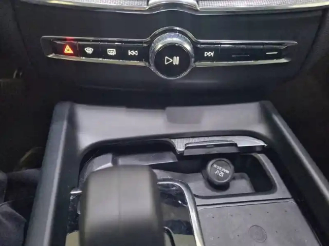 Volvo Xc60 t6 awd hybride rechargeable 253 ch+145 ch geartronic 8 — photo 24