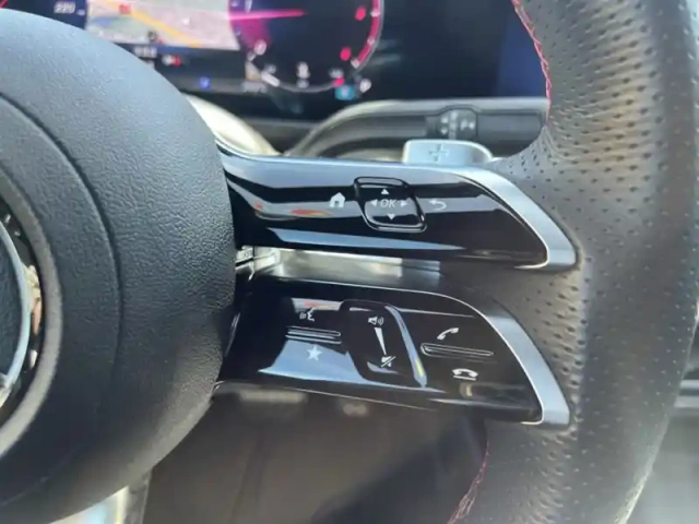 Mercedes Glb 200 d amg line — photo 15