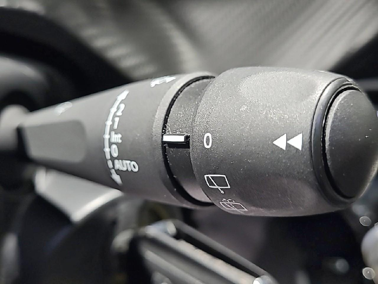 Peugeot 2008 puretech 100 s&s bvm6 allure — photo 21