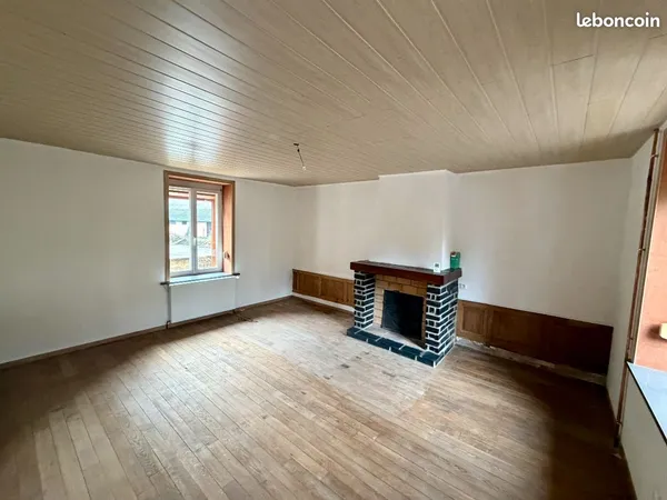 Maison familiale rénovée avec terrasse - Bogny-sur-Meuse (Ardennes)