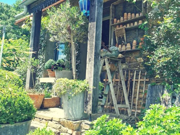 Maison d'artiste avec jardin botanique, source - Terrain 1,6