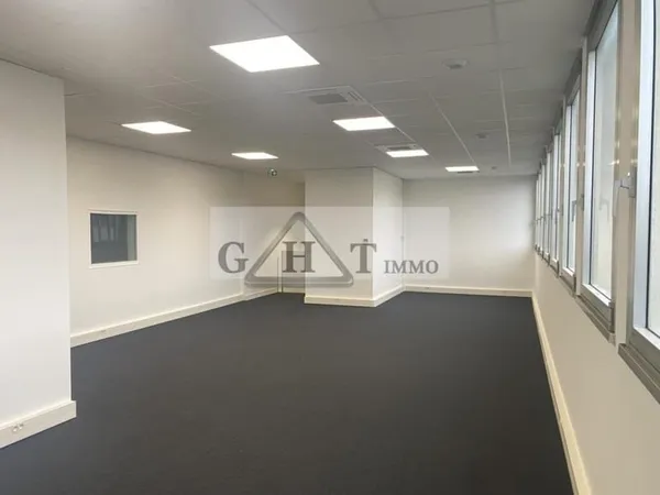 ENTREPOT/BUREAU 374M2 A LOUER BONNEUIL SUR MARNE