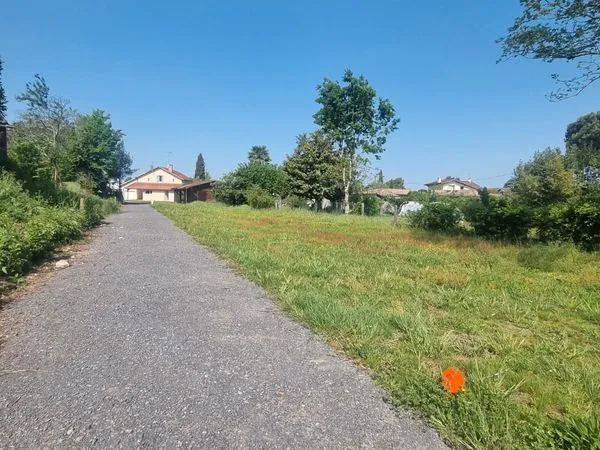 Terrain constructible de 564 m² - Dax, quartier Saint-Vincent