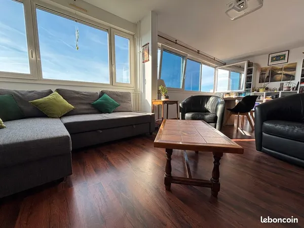 Appartement Cergy Grand Centre - 77 m² rénové - Séjour 29 m² - Parking - 3e chambre possible