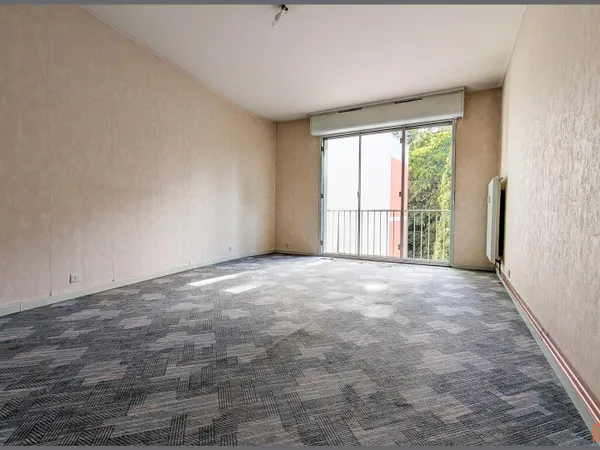 Bd Schuman - Appartement T2 48 M2 + Balcon + Parking + Cave