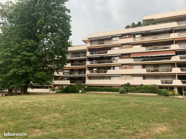 Ecully location sale de soin