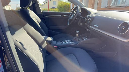 Audi A3 Sportback 1.0 TFSI 115 - Business Line – 2017 – 139683 km – Essence – Boîte Manuelle — photo 15
