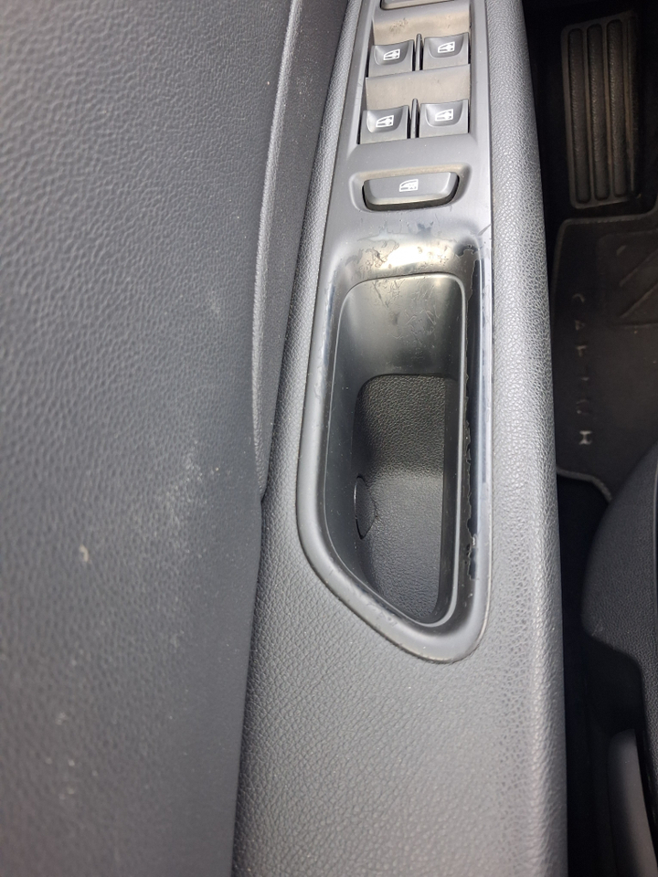 Renault Captur TCe 120 Energy — photo 46
