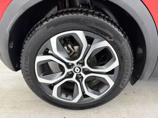 Renault Captur e-tech 145 - 21 — photo 31