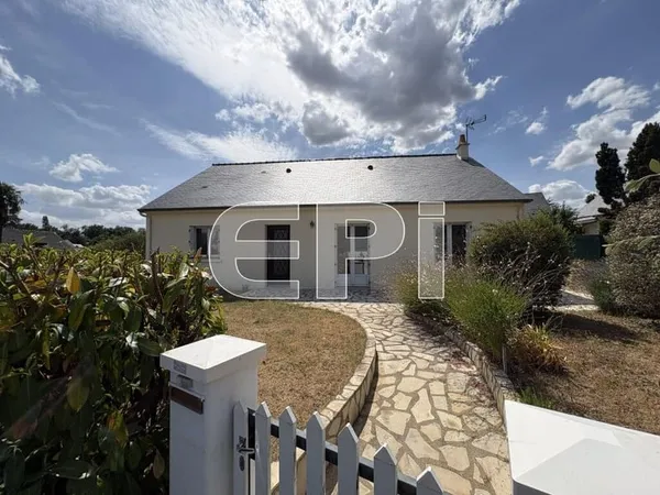 SAUMUR ST HILAIRE ST FLORENT, Proches Commerces, Maison Plain-pi