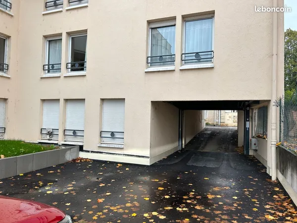 Garage dans résidence sécurisée - Dijon Wilson