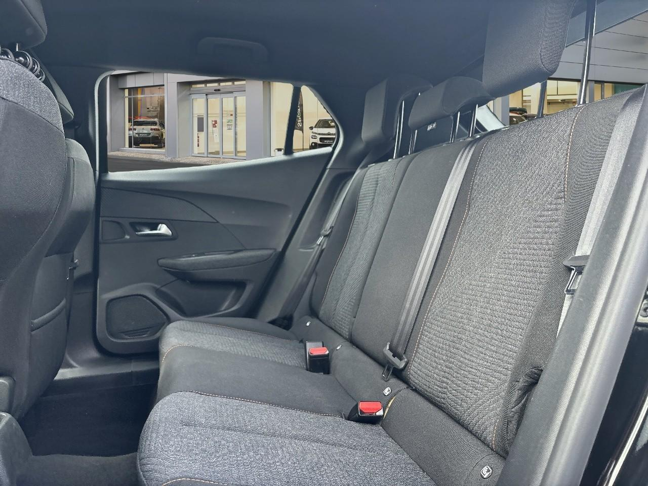 Peugeot 2008 1.2 hybrid 145ch style e-dcs6 — photo 10
