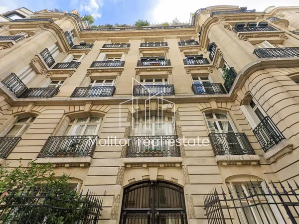Vends t6 et plus - 165 m² - Paris 75116