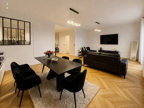 Appartement 6 pièces 193 m²