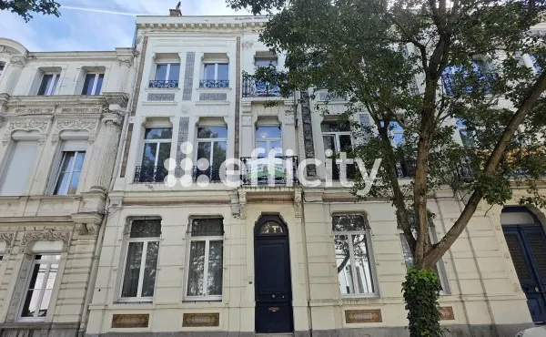 Maison 8 pièces 210 m²