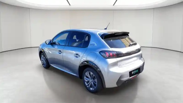 Peugeot 208 electrique 50 kwh 136ch — photo 3