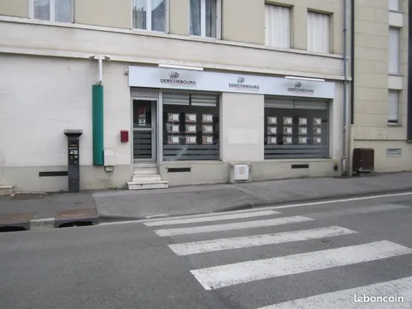 Bureaux 84 m²