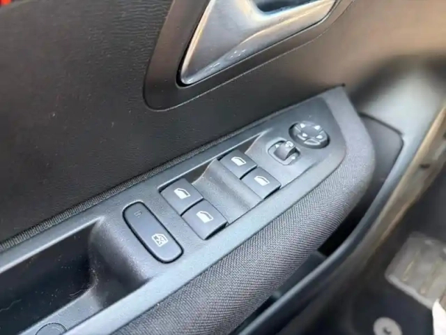 Peugeot 208 electrique 136ch 51 kwh business — photo 20
