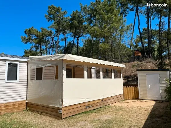 À VENDRE : Mobil home (2022) et Terrain à l'année - Climatisation