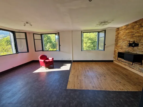 Maison à vendre 5 pièces MARIAC (07)