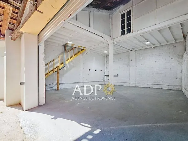 Local commercial 184 m²