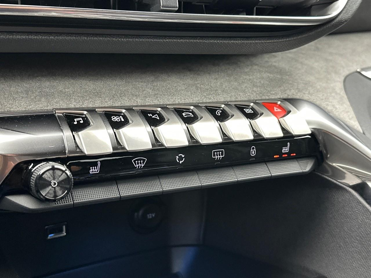 Peugeot 3008 puretech 130ch s&s eat8 gt pack — photo 27