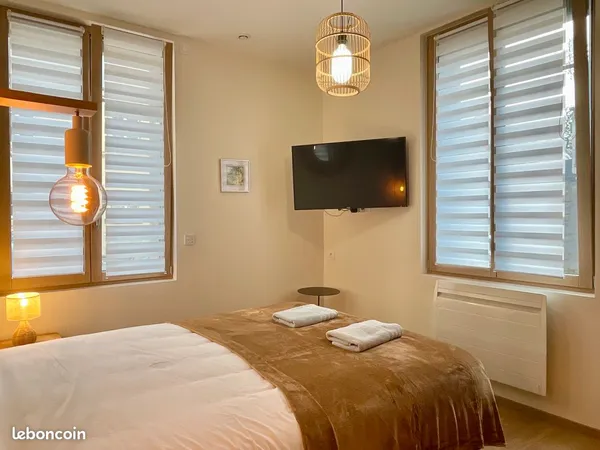 Appartement T2 meublé 31m² - Hypercentre Coutances (Face Cathédrale) - Plain-pied