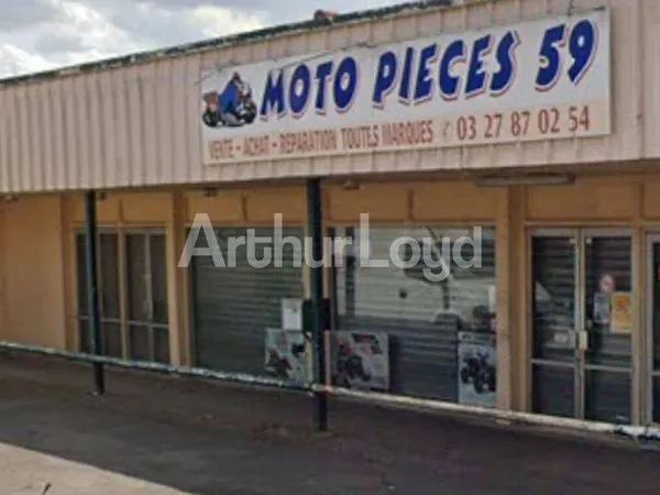 Local commercial 686 m²