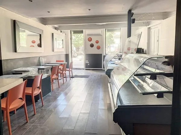 Local commercial 90 m²