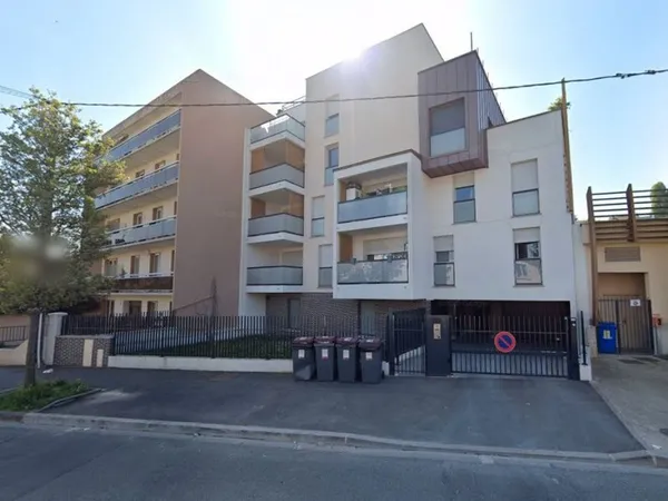 Parking/box NOISY LE SEC