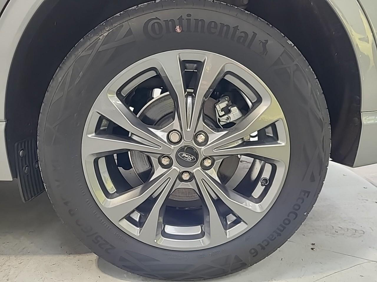 Ford Kuga 2.5 duratec 190 ch phev powershift st-line — photo 16