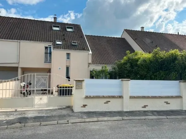 Colocataire pour etage dans maison