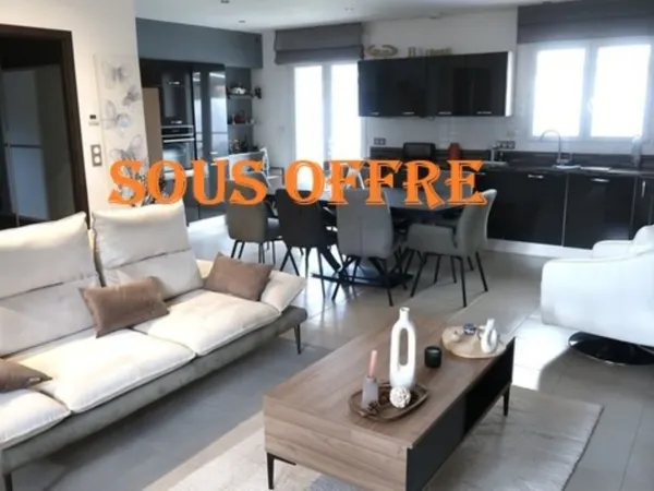 FAMECK, MAISON INDIVIDUELLE DE PLAIN PIED AVEC 3 CHAMBRES, ADAPTEE A TOUS, AUCUN TRAVAUX, UN GARAGE,