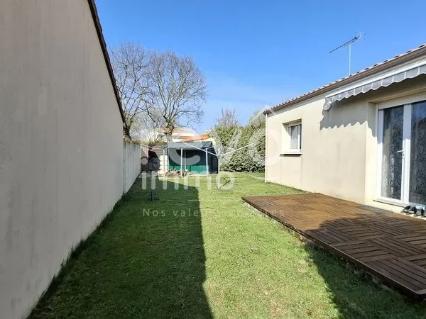 MAISON PLAIN PIED - 3 CHAMBRES - GARAGE - JARDIN