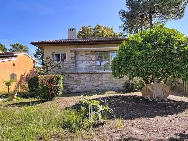 MAISON AVEC APPARTEMENT INDÉPENDANT ET TERRAIN ARBORÉ SUR LA PRESQU'ÎLE DU CAP FERRET