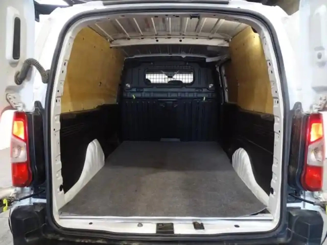 Peugeot Partner xl 950kg bluehdi 130ch s&amp;s eat8 — photo 13