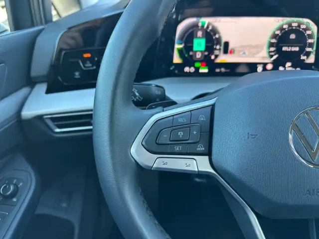 Volkswagen Golf 1.5 ehybrid 204 dsg6 — photo 28