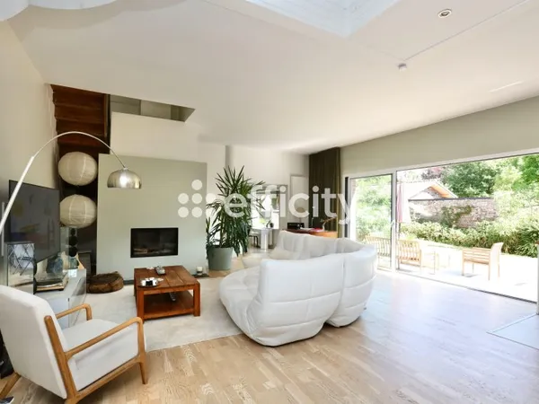 Maison 8 pièces 227 m²