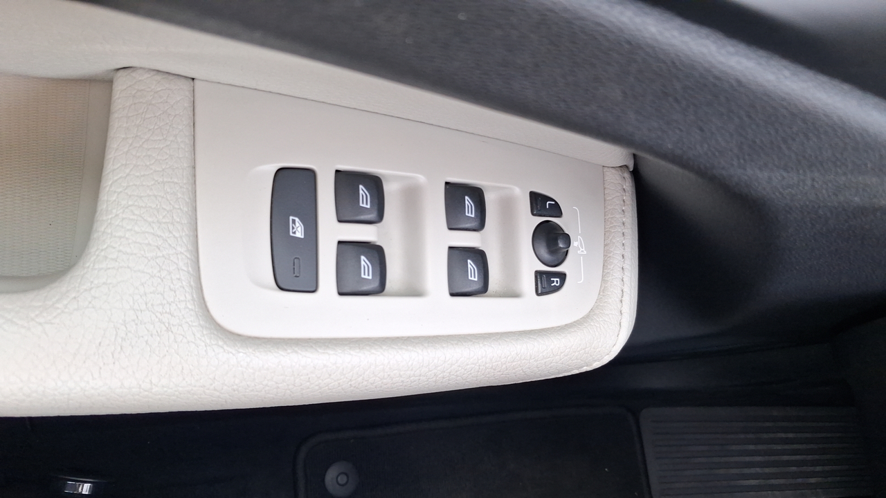Volvo XC60 D5 AWD 235 ch Geartronic 8 — photo 75