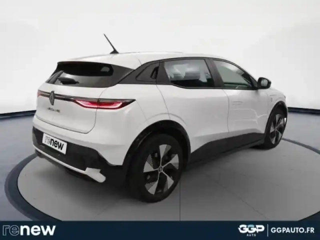 Renault Megane e-tech electric ev40 130ch equilibre boost charge — photo 5