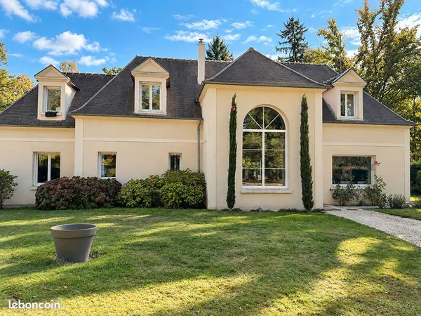Maison 7 pièces 210 m²