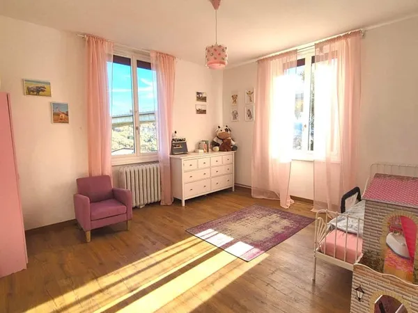 Maison 9 pièces 220 m²