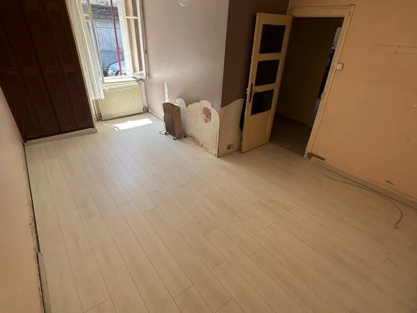 T3 centre saint-Étienne cuisine douche et toilette à rénover