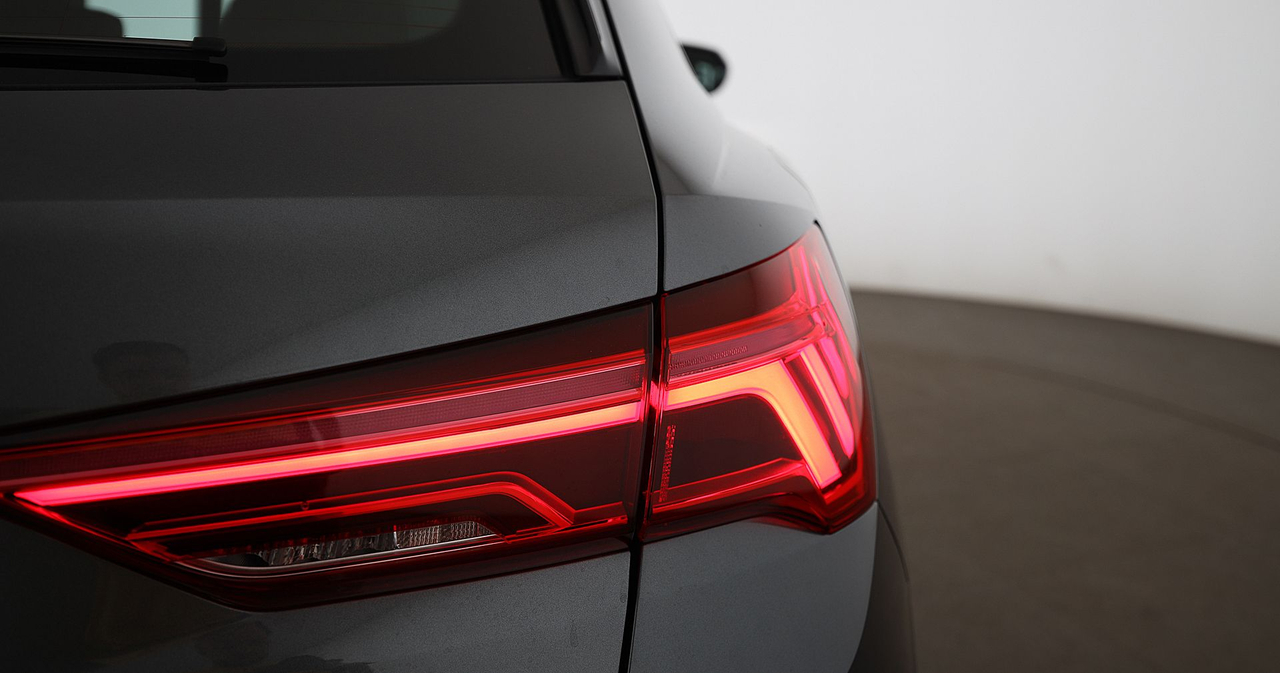 Audi Q3 — photo 17